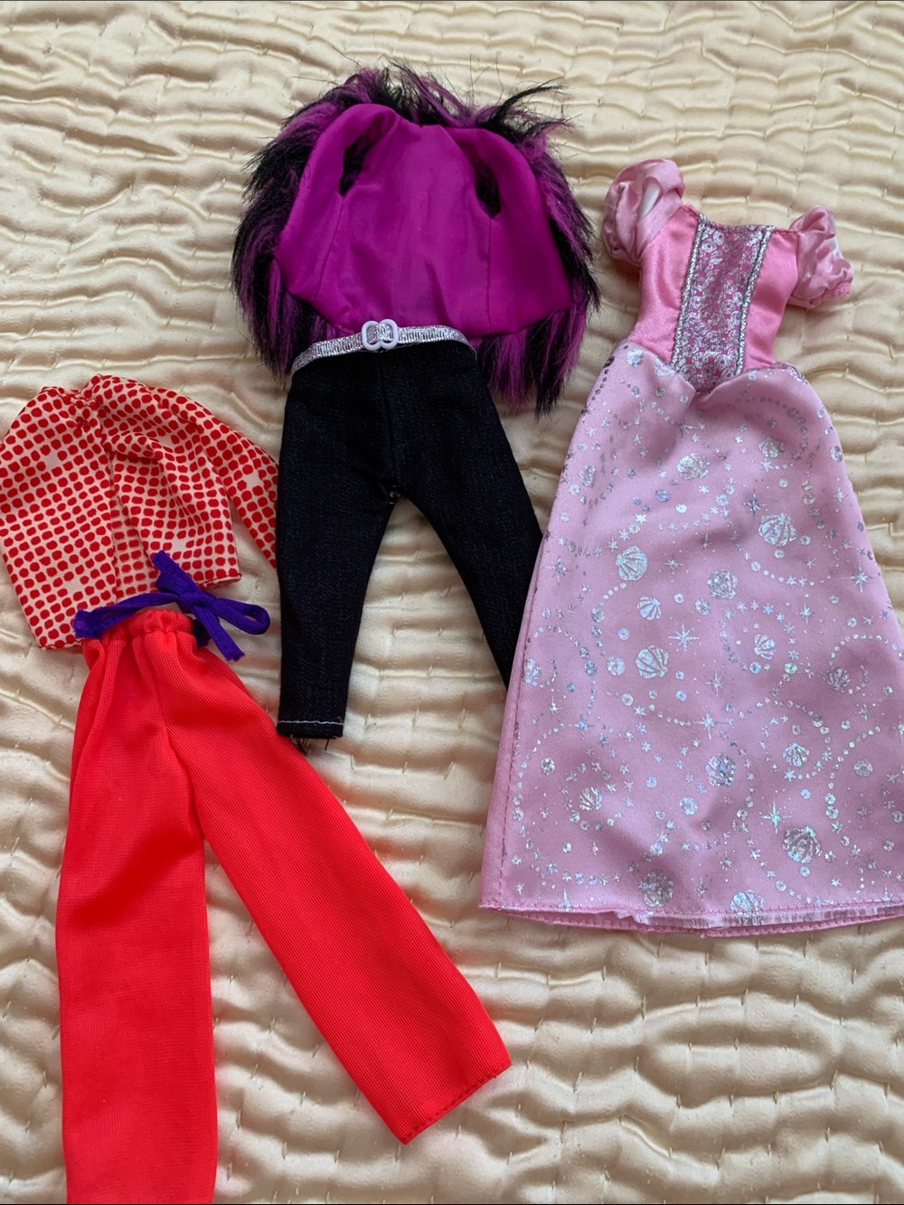 Barbie clothes - Picture 2 of 3